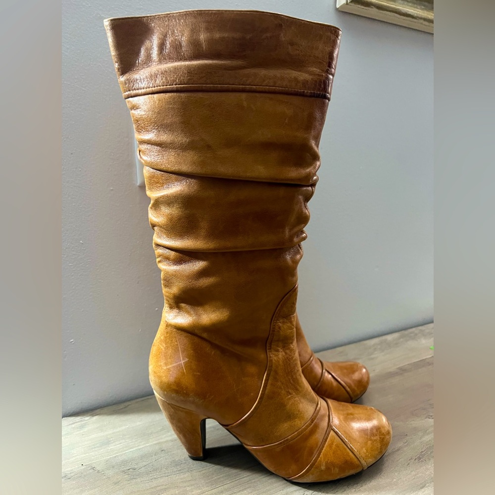 MIZ MOOZ "SUNRISE" buttery soft scrunched leather boots in Cognac size 8.5